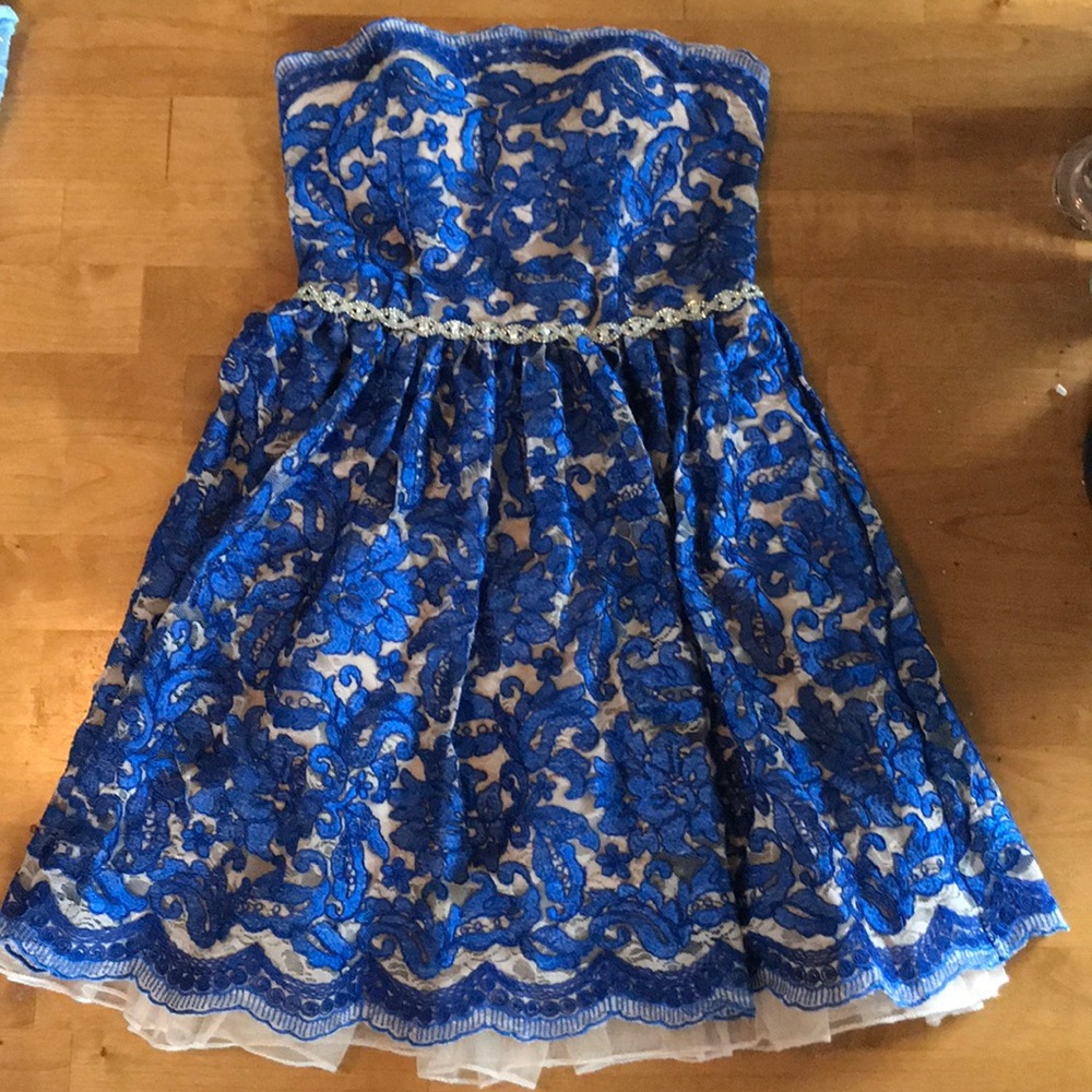Lace strapless dress